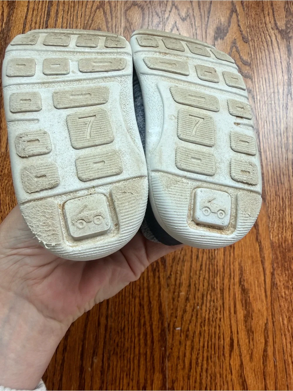 See Kai Run Basics Sneakers Sz 7